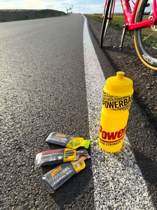 POSLEDNÍ PŘÍLEŽITOST‼️ Již jen pár dní zbývá pro možnost objednání POWERBAR POWERGEL ORIGINAL se slevou 40%‼️ Neváhejte a...